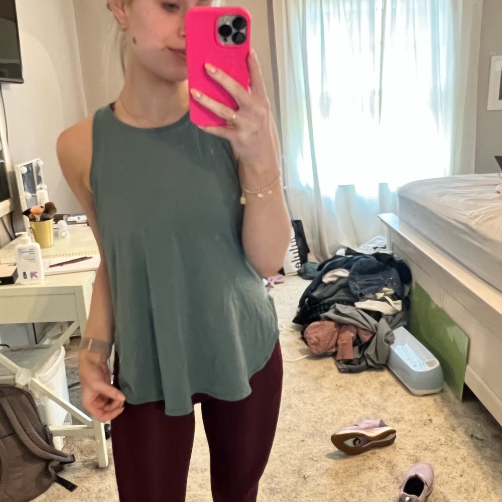 Lululemon green open back tank size 6